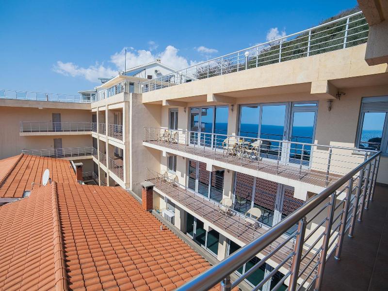 cheap resort hotels  to Spend holiday with family