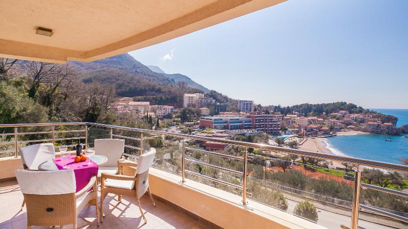 cheap resort hotels  to Spend holiday with family