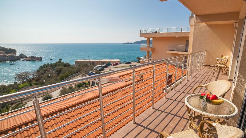 cheap resort hotels  to Spend holiday with family