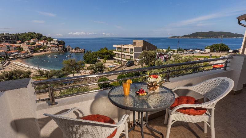 cheap resort hotels  to Spend holiday with family