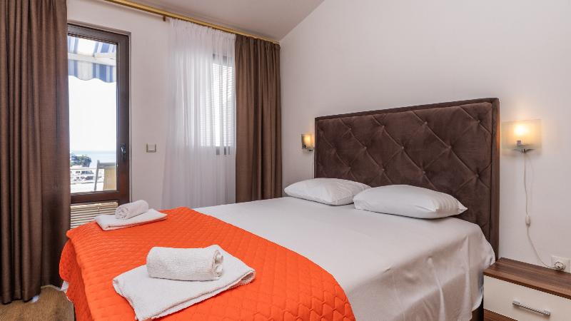 cheap resort hotels  to Spend holiday with family