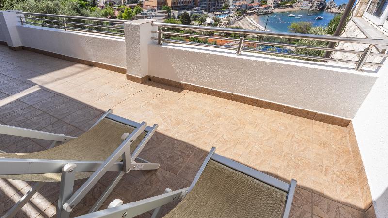 cheap resort hotels  to Spend holiday with family