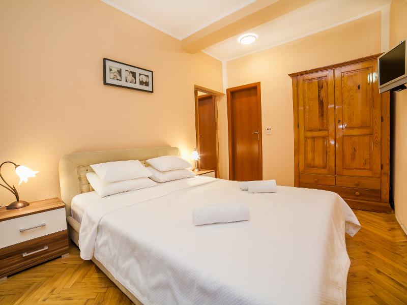 cheap resort hotels  to Spend holiday with family