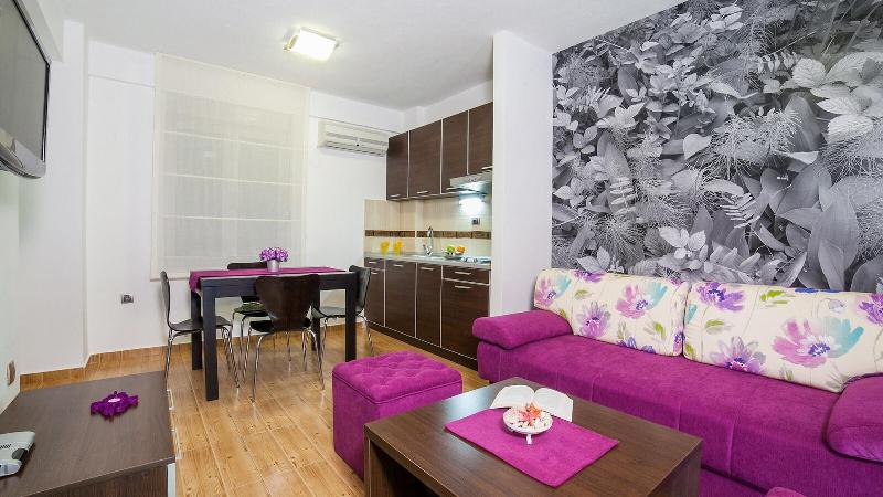 cheap resort hotels  to Spend holiday with family