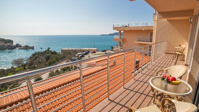 cheap resort hotels  to Spend holiday with family