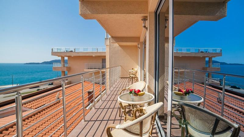 cheap resort hotels  to Spend holiday with family