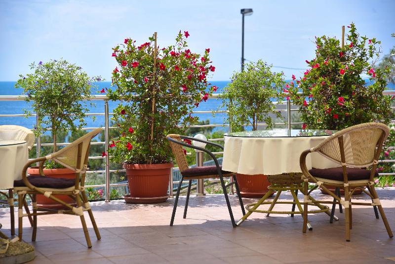 cheap resort hotels  to Spend holiday with family