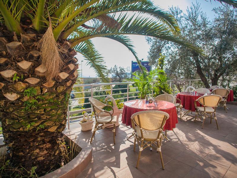 cheap resort hotels  to Spend holiday with family