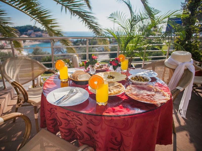 cheap resort hotels  to Spend holiday with family