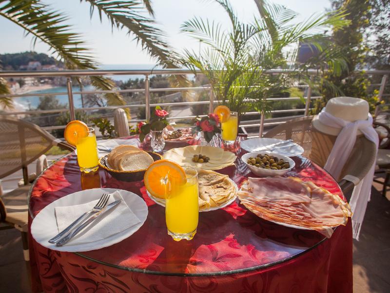 cheap resort hotels  to Spend holiday with family