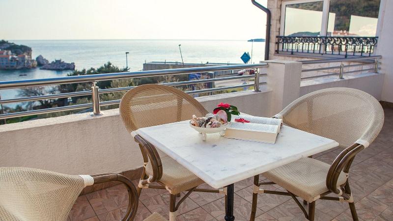 cheap resort hotels  to Spend holiday with family