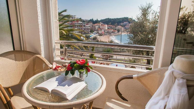 cheap resort hotels  to Spend holiday with family