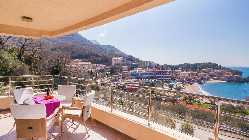 cheap resort hotels  to Spend holiday with family