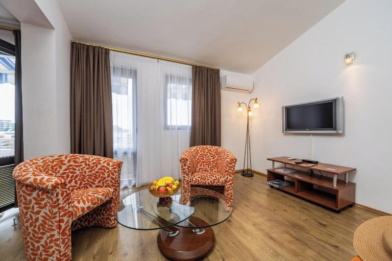 cheap resort hotels  to Spend holiday with family