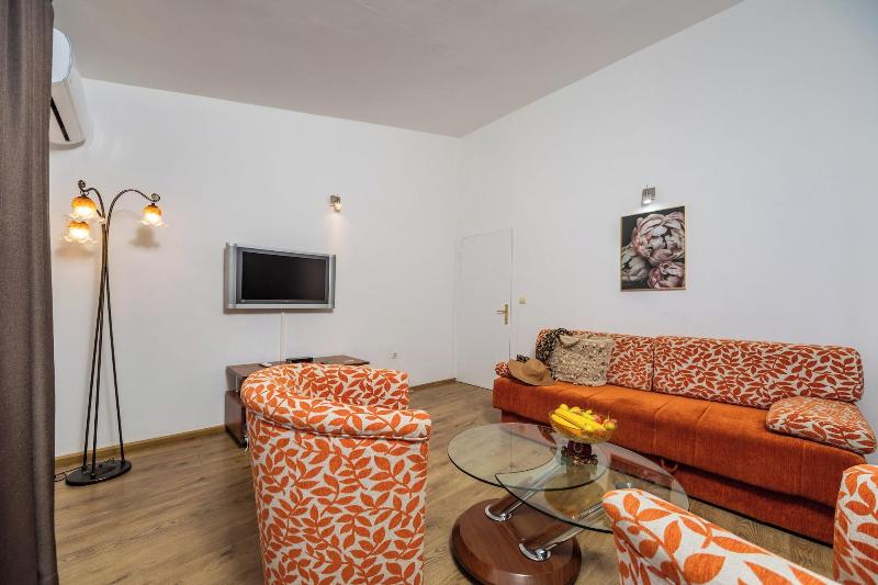 cheap resort hotels  to Spend holiday with family