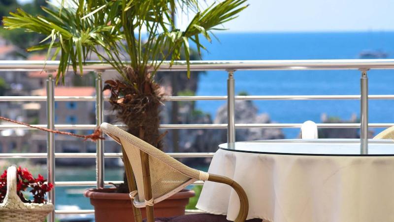 cheap resort hotels  to Spend holiday with family