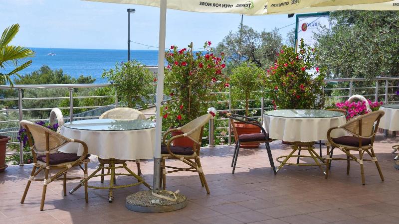 cheap resort hotels  to Spend holiday with family