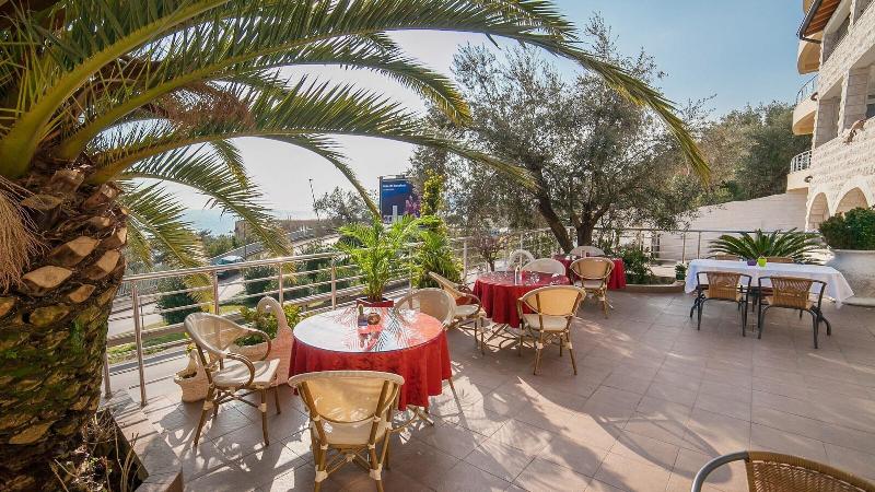 cheap resort hotels  to Spend holiday with family