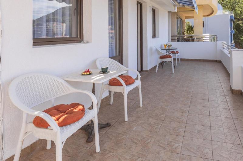 cheap resort hotels  to Spend holiday with family