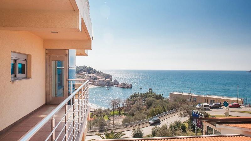 cheap resort hotels  to Spend holiday with family