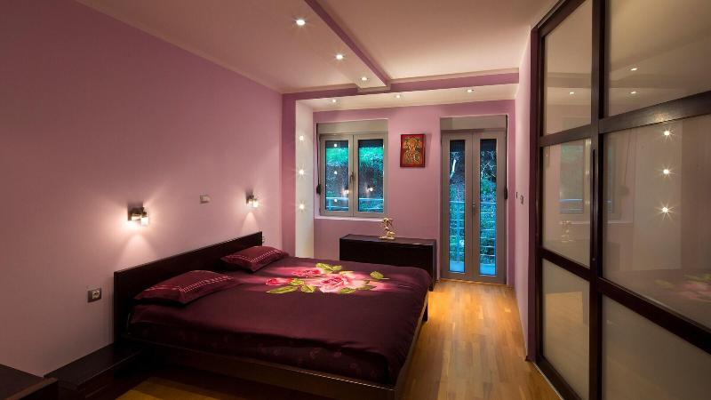 cheap resort hotels  to Spend holiday with family