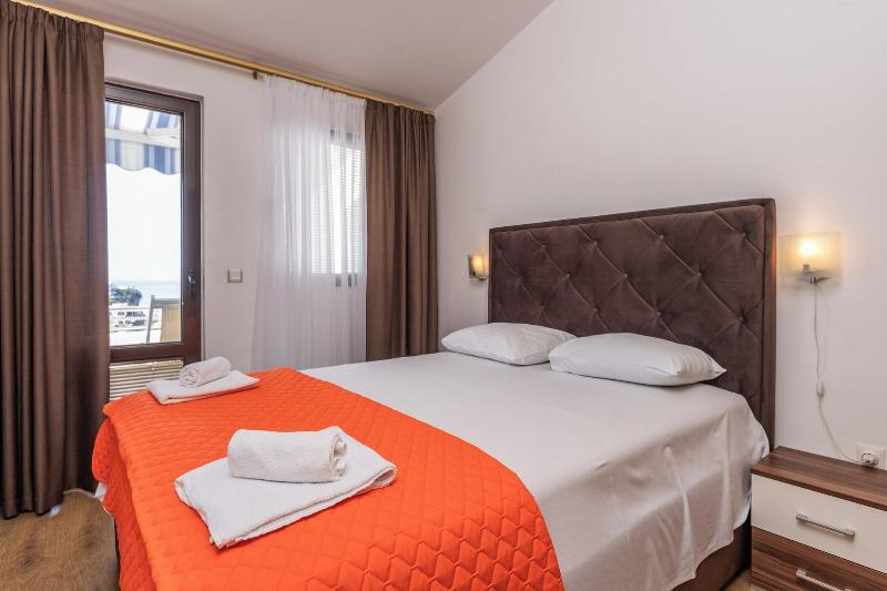 cheap resort hotels  to Spend holiday with family