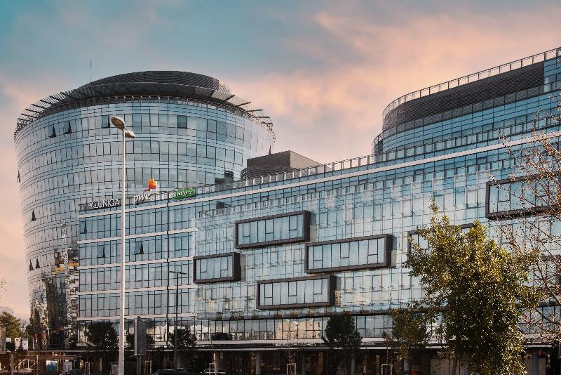 cheap resort hotels  to Spend holiday with family