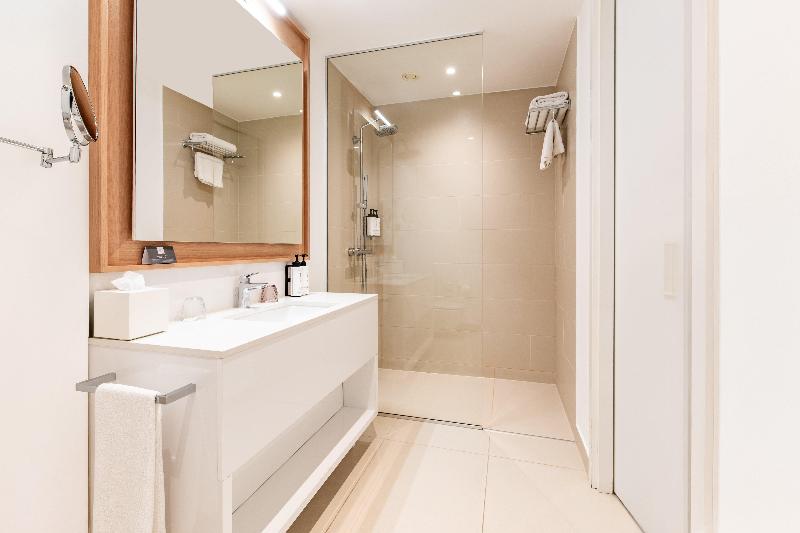 cheap resort hotels  to Spend holiday with family