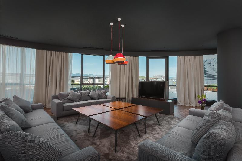 cheap resort hotels  to Spend holiday with family