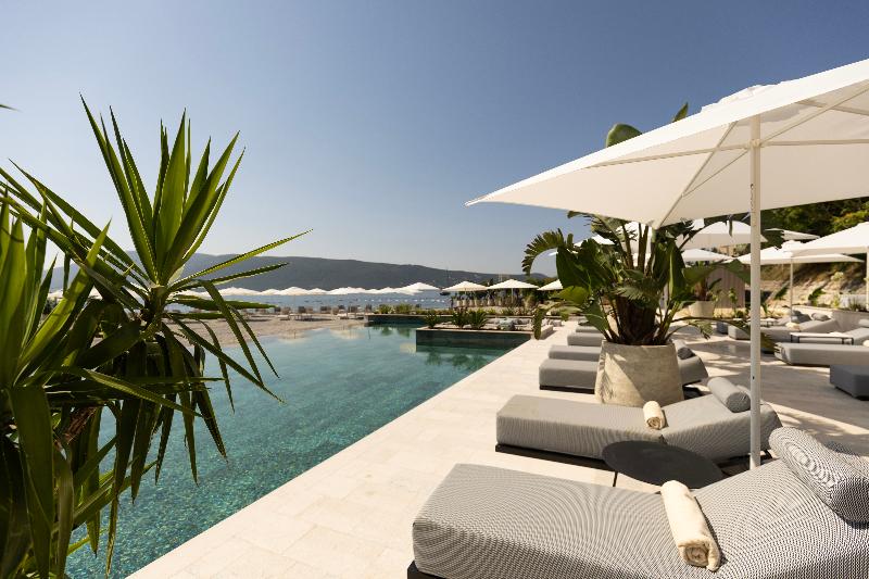 cheap resort hotels  to Spend holiday with family