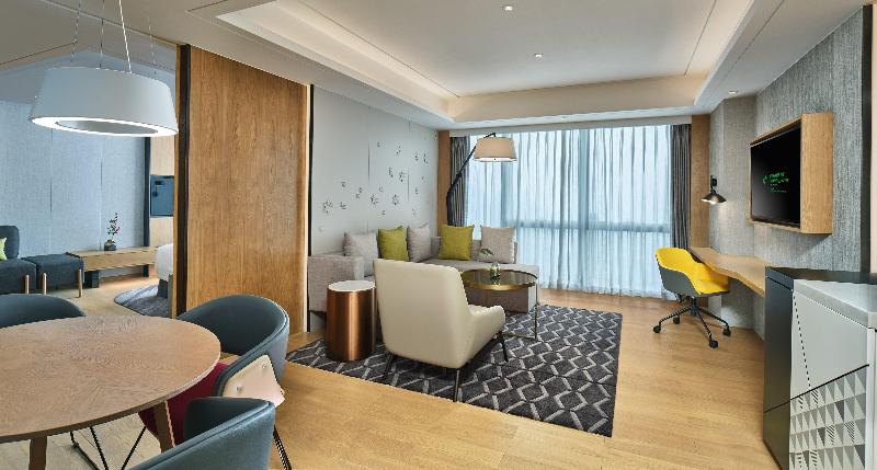 Holiday Inn Guangzhou South Lake by IHG — 4