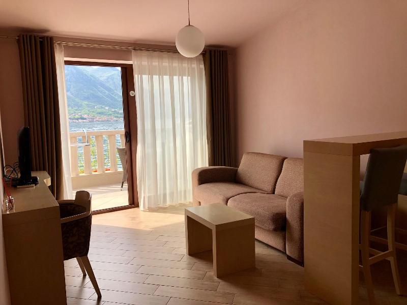 cheap resort hotels  to Spend holiday with family