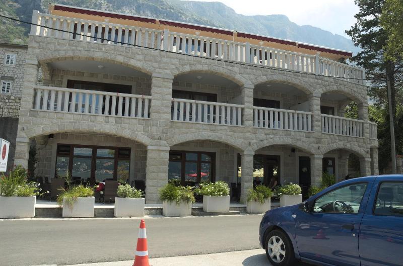 cheap resort hotels  to Spend holiday with family