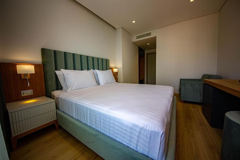 cheap resort hotels  to Spend holiday with family