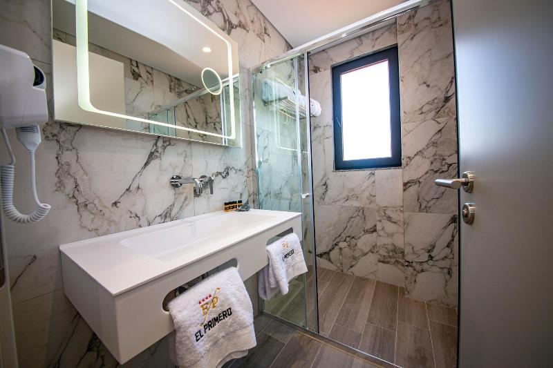 cheap resort hotels  to Spend holiday with family