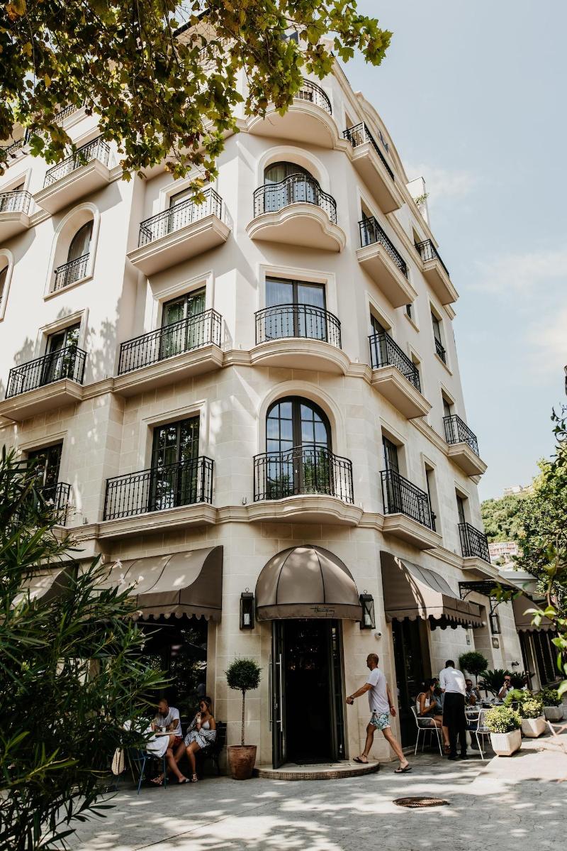 cheap resort hotels  to Spend holiday with family