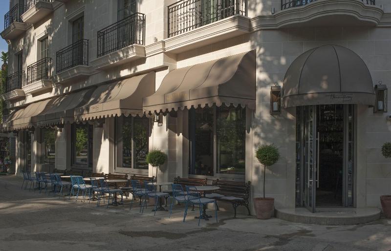 cheap resort hotels  to Spend holiday with family