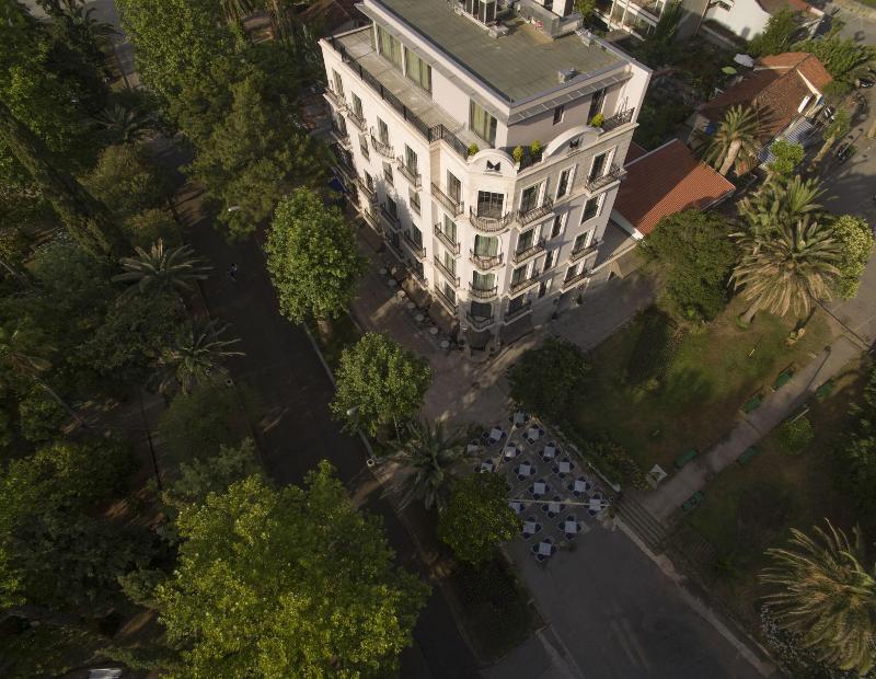 cheap resort hotels  to Spend holiday with family