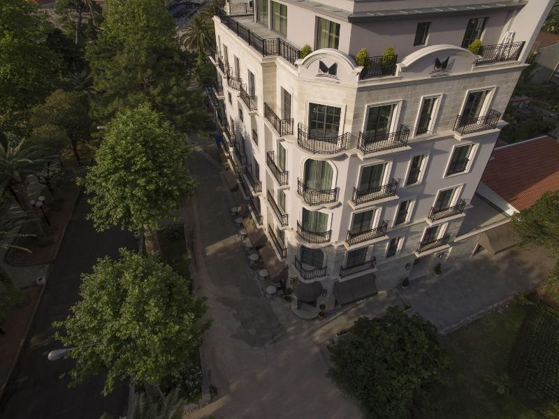 cheap resort hotels  to Spend holiday with family