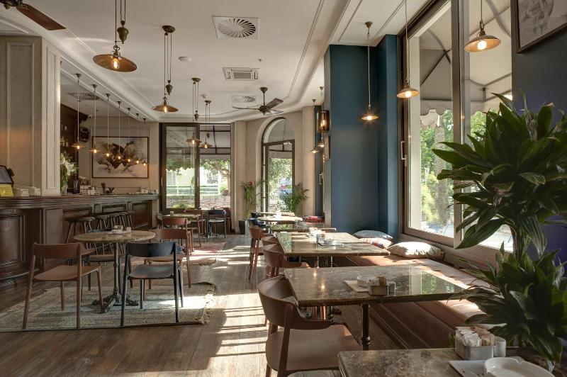 cheap resort hotels  to Spend holiday with family