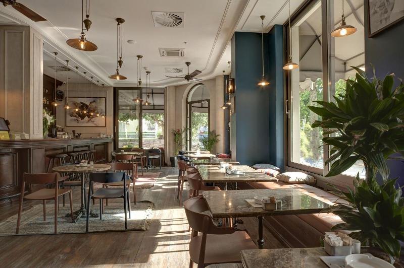 cheap resort hotels  to Spend holiday with family