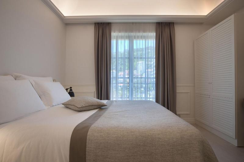 cheap resort hotels  to Spend holiday with family