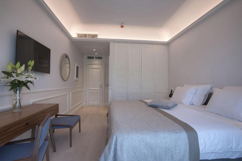 cheap resort hotels  to Spend holiday with family