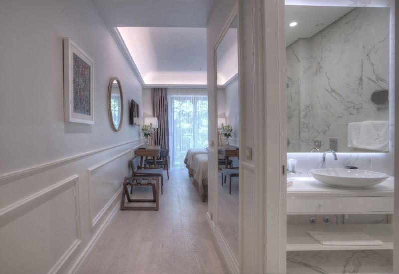 cheap resort hotels  to Spend holiday with family