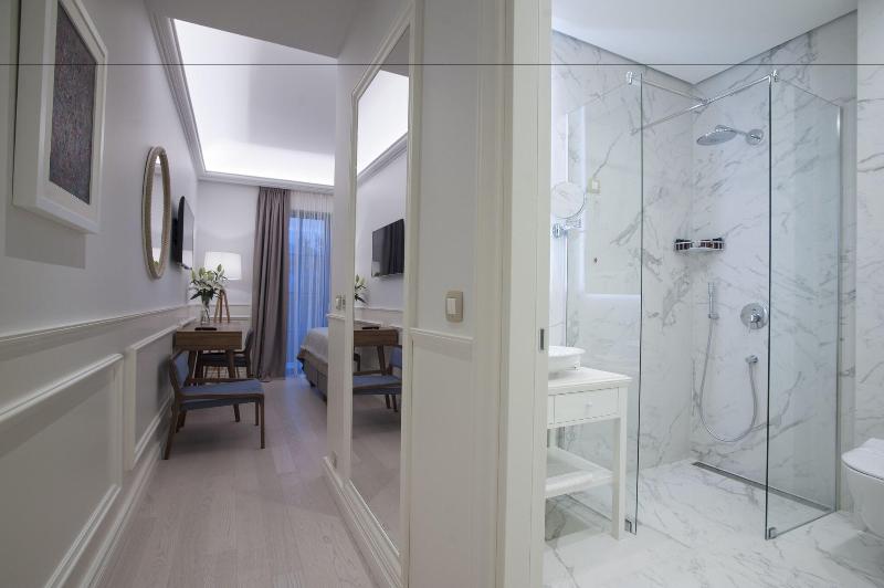 cheap resort hotels  to Spend holiday with family