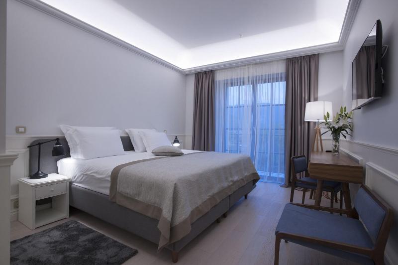 cheap resort hotels  to Spend holiday with family