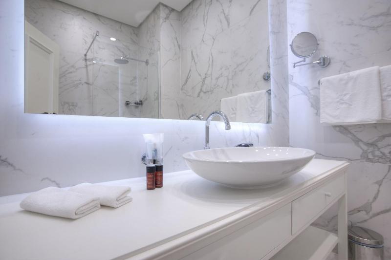 cheap resort hotels  to Spend holiday with family