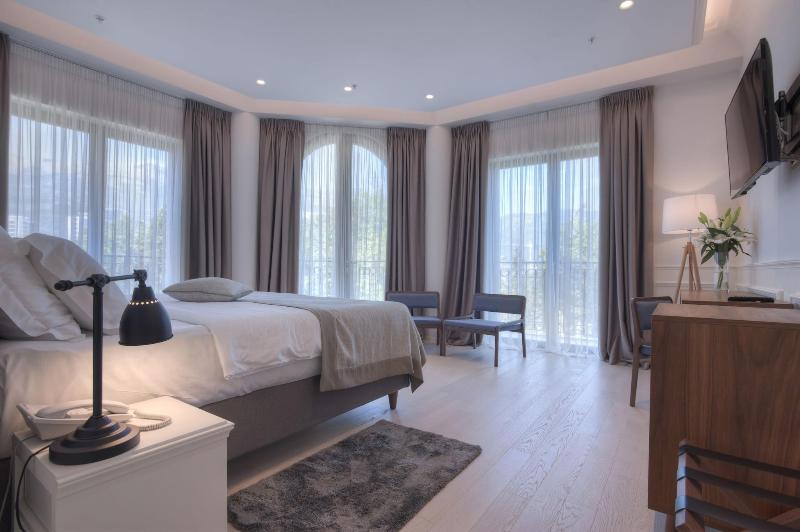 cheap resort hotels  to Spend holiday with family