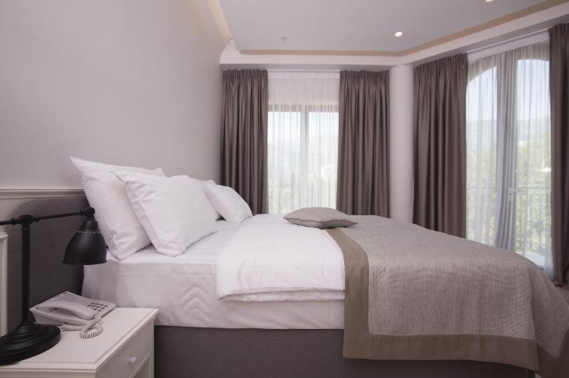 cheap resort hotels  to Spend holiday with family