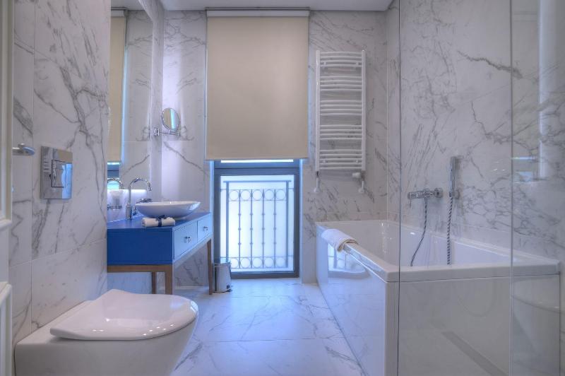 cheap resort hotels  to Spend holiday with family